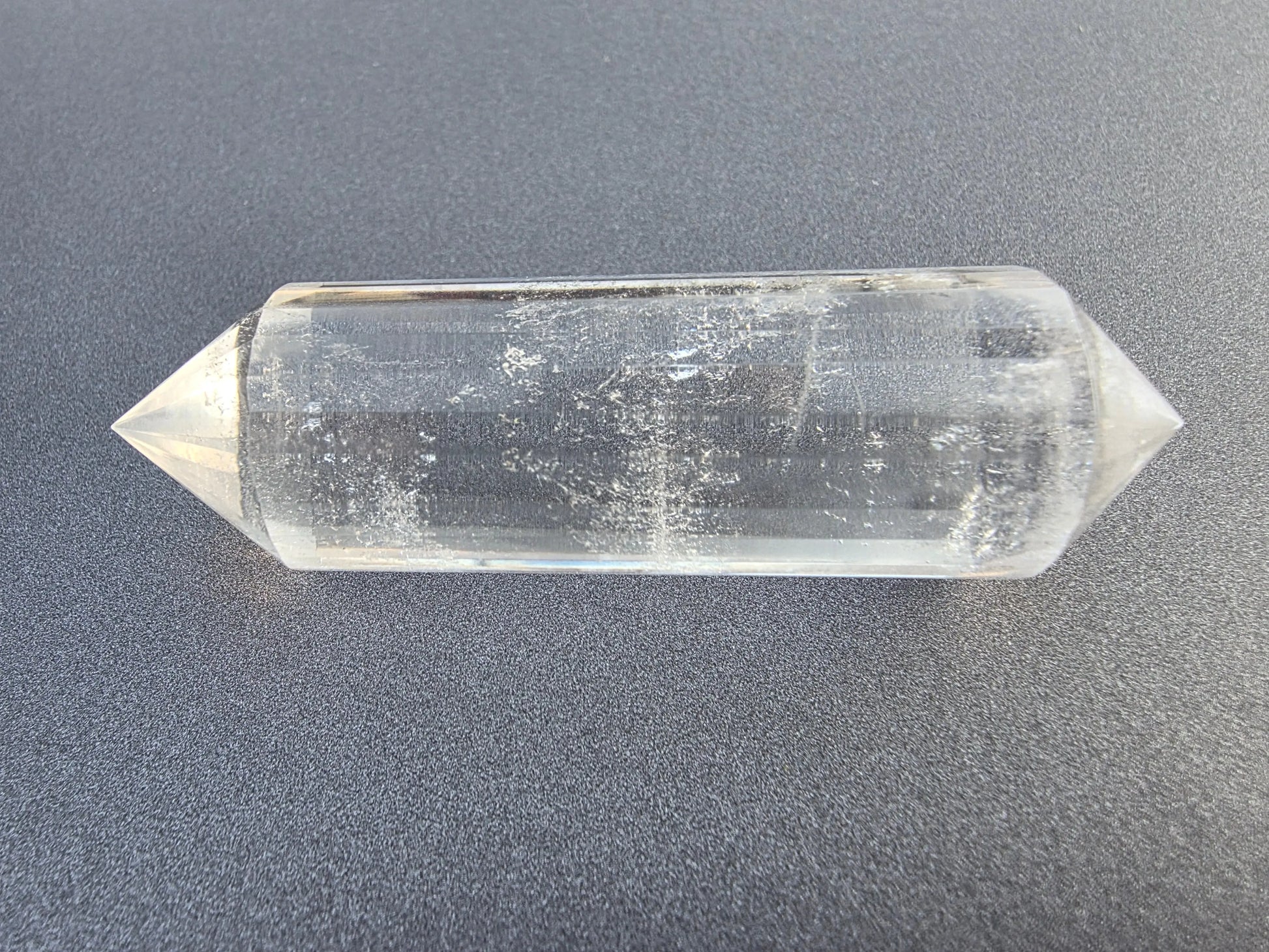 Cristal de quartz – 24 facettes - 6.6 x 1.8 cm - 36.8g Ma boutique