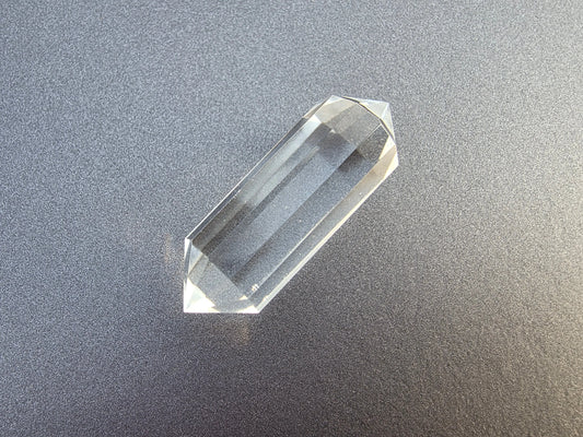 Cristal de quartz – 12 facettes - 4.8 x 1.7 cm - 20.7g Ma boutique