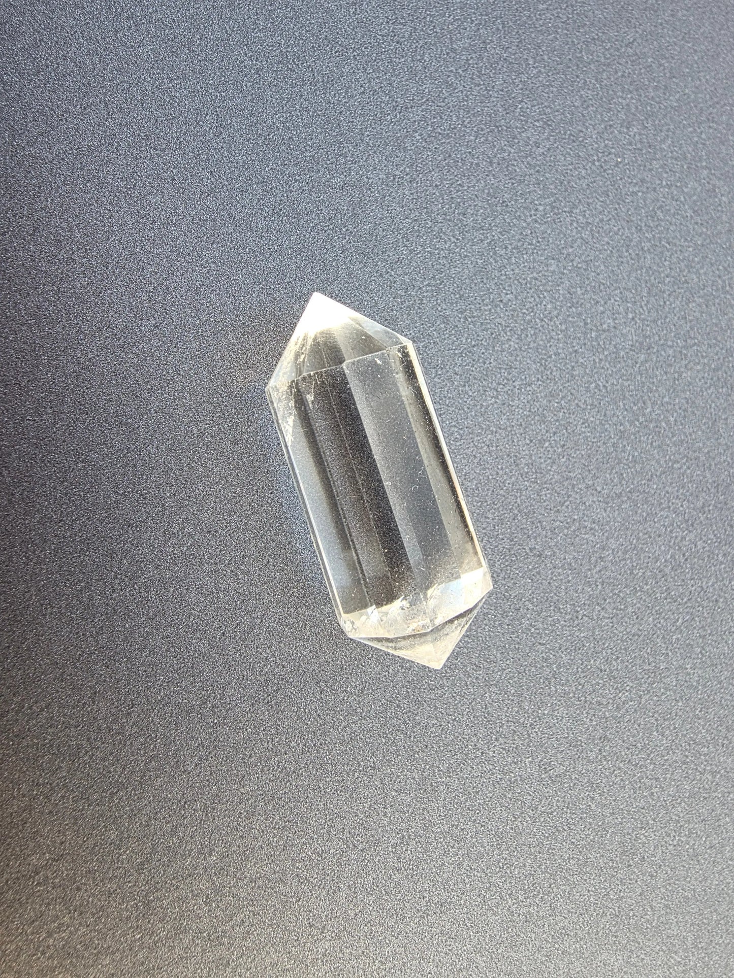 Cristal de quartz - 12 facettes - 4.2 x 1.6 cm - 18.3g Ma boutique