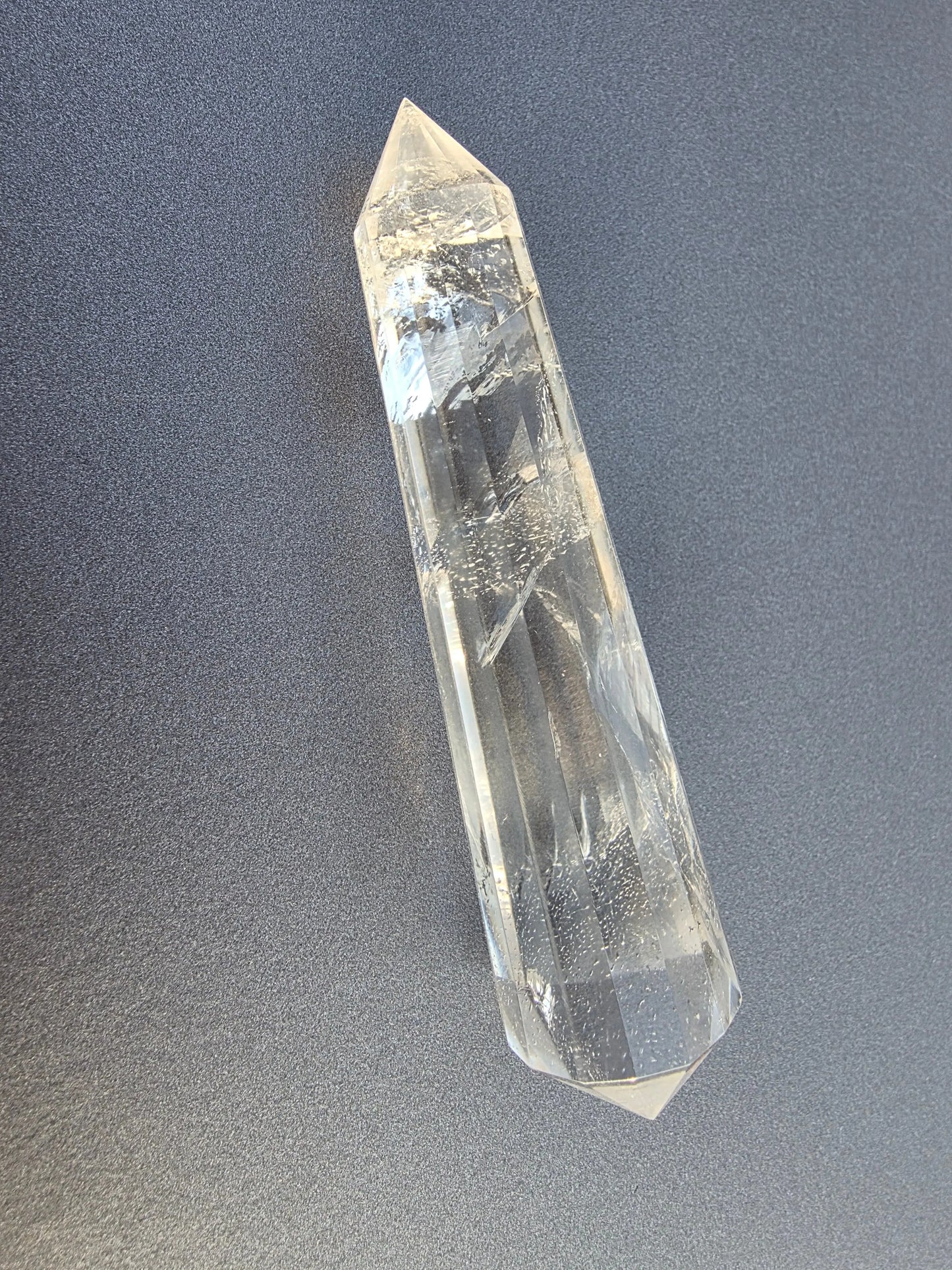 Cristal de quartz (arc en ciel) - 16 facettes - 11.4 x 2.5 cm - 97.4g Ma boutique