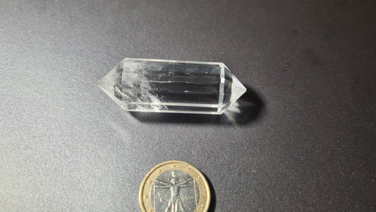 Cristal de quartz - 12 facettes - 5.6 x 1.8 cm - 30g