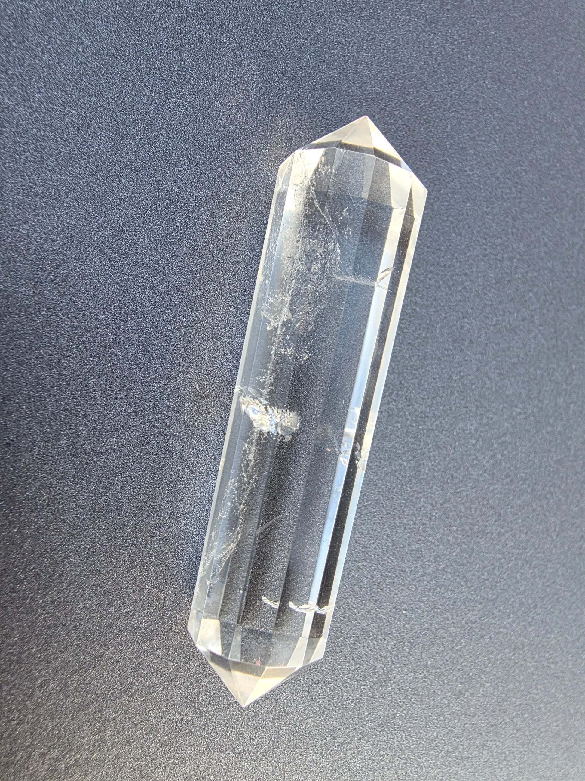 Cristal de quartz - 12 facettes - 6.7 x 1.6 cm - 28.6g Ma boutique