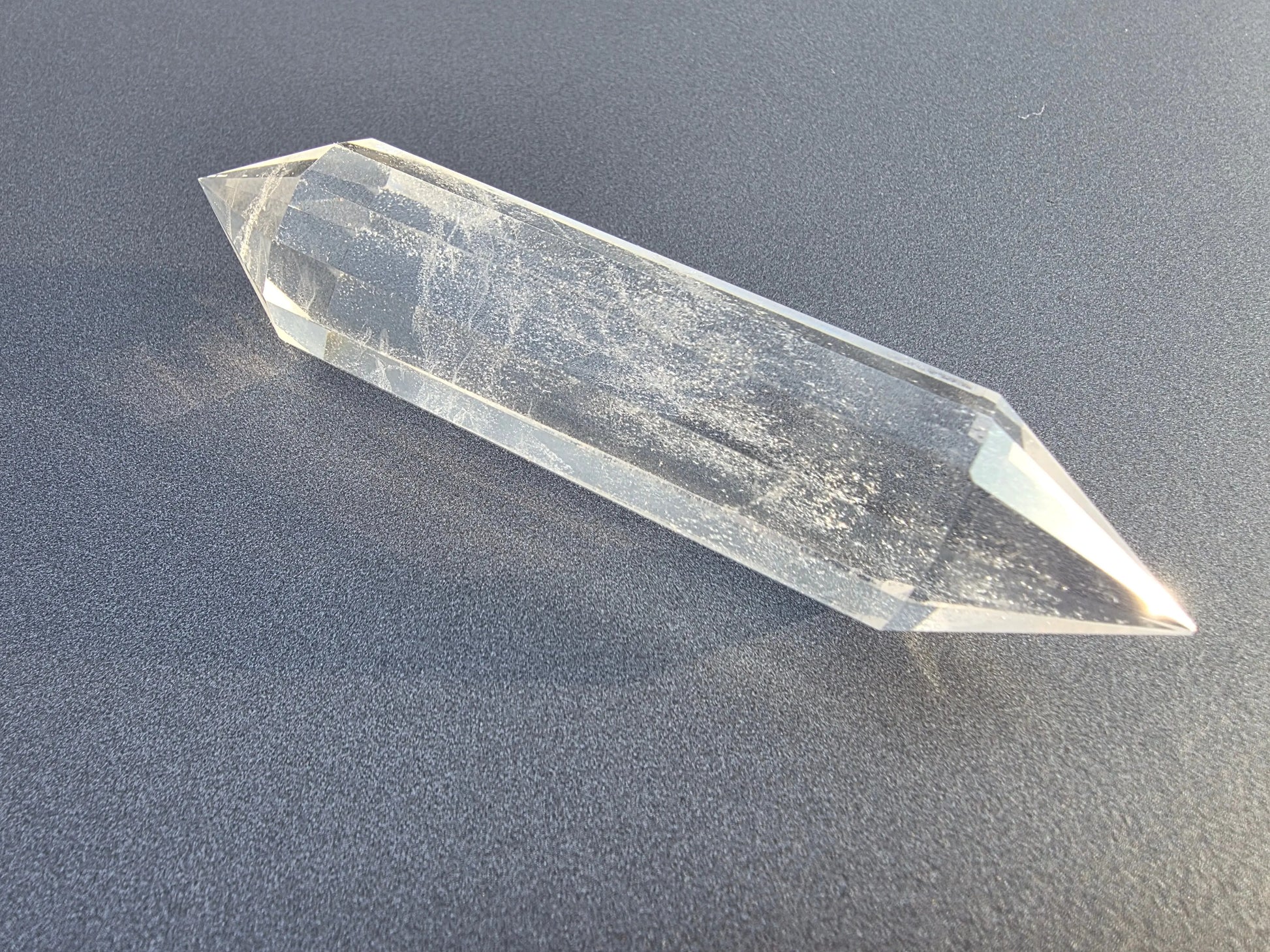 Cristal de quartz - 12 facettes - 10 x 2.2 cm - 74g Ma boutique
