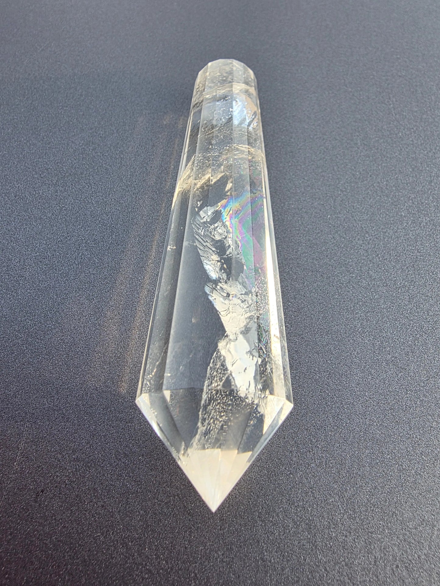 Cristal de quartz (arc en ciel) - 16 facettes - 11.4 x 2.5 cm - 97.4g Ma boutique