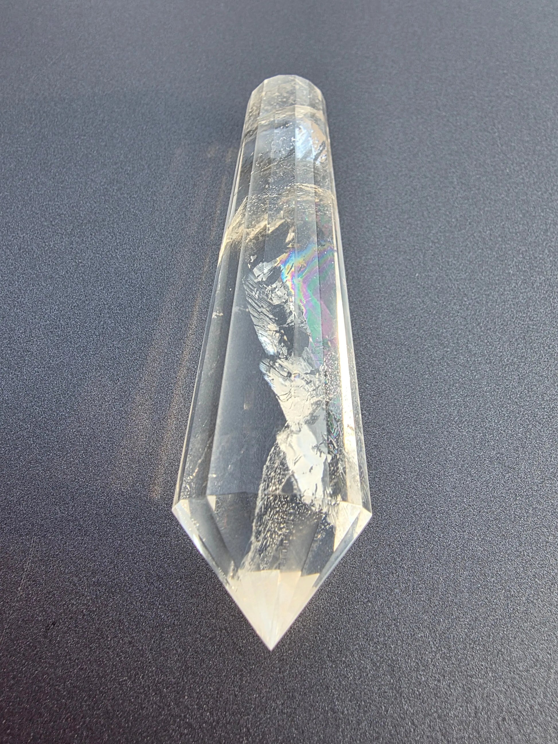 Cristal de quartz (arc en ciel) - 16 facettes - 11.4 x 2.5 cm - 97.4g Ma boutique