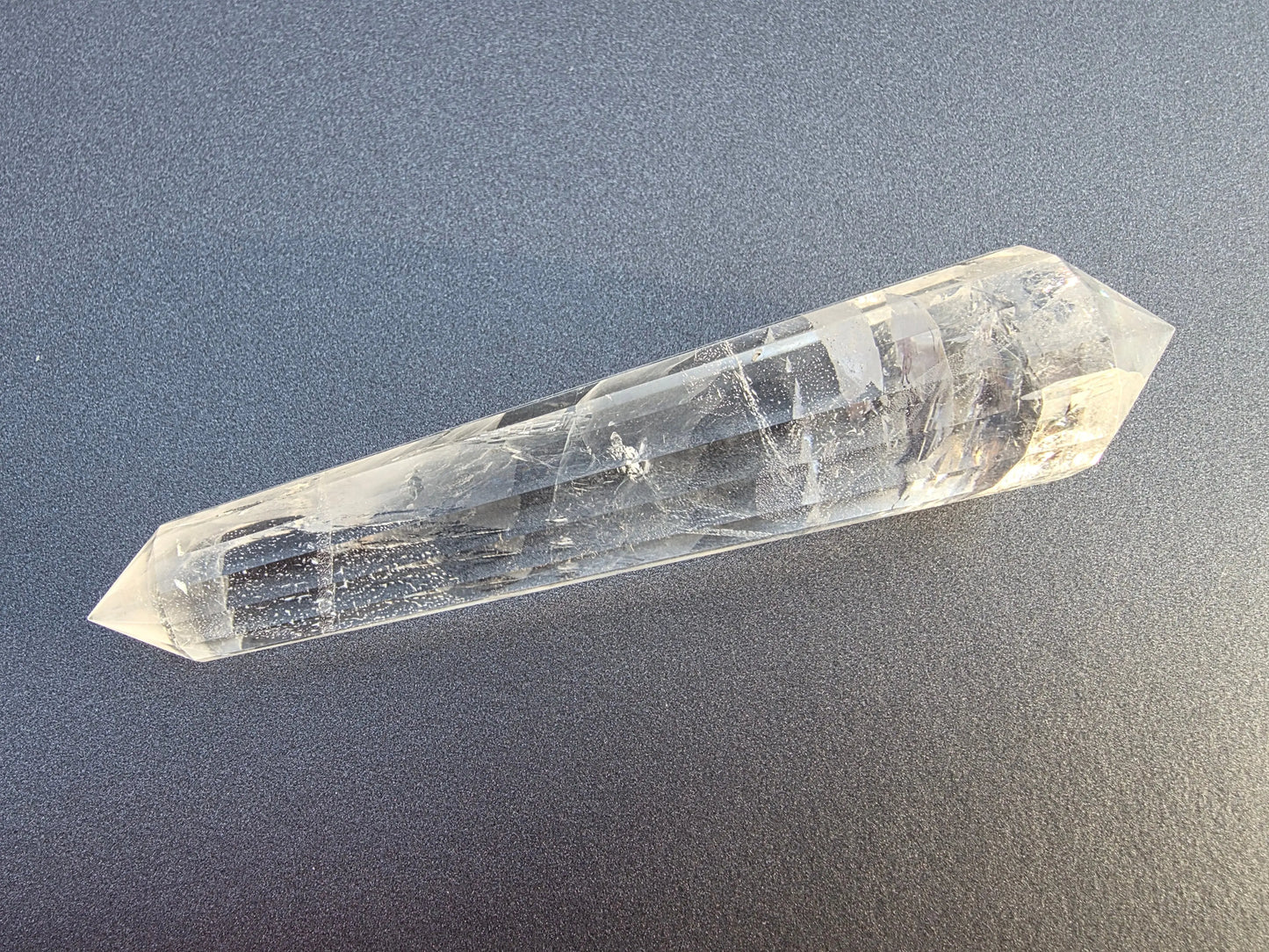 Cristal de quartz - 16 facettes - 11.3 x 2.3 cm - 77.6g Ma boutique