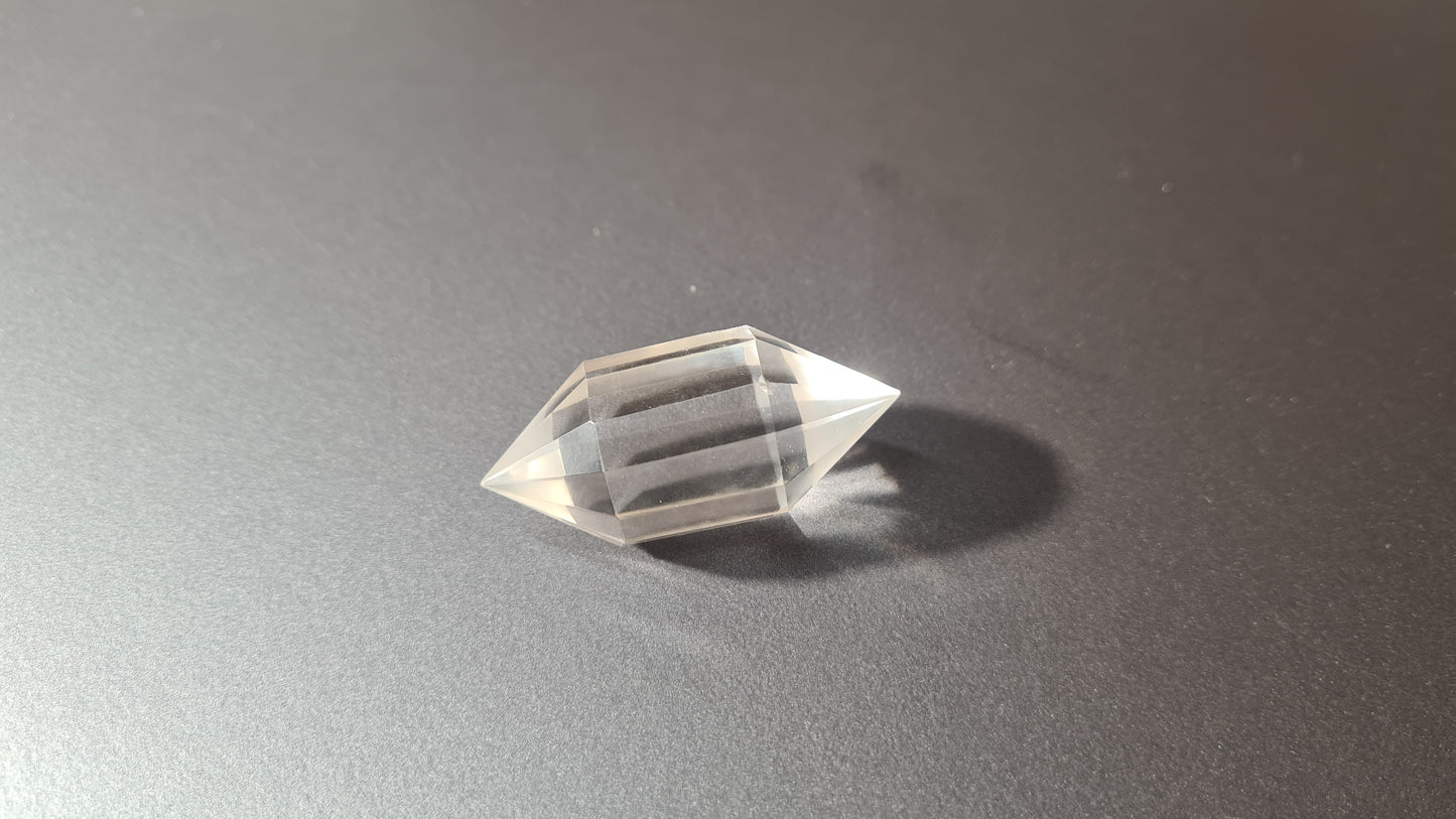 Cristal de quartz - 12 faces - 4.9 x 2.1 cm - 28.5 g