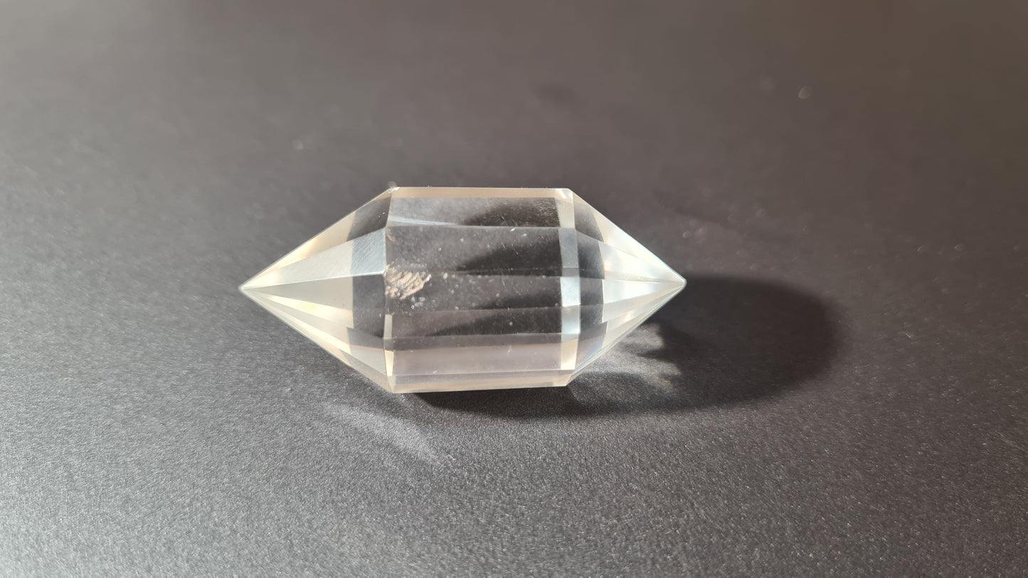 Cristal de quartz - 12 faces - 4.9 x 2.1 cm - 28.5 g