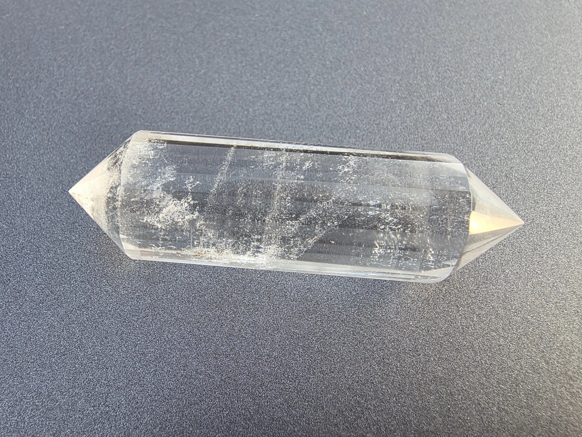 Cristal de quartz – 24 facettes - 6.6 x 1.8 cm - 36.8g Ma boutique