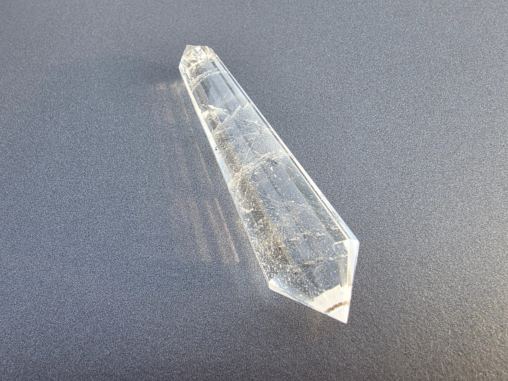 Cristal de quartz - 16 facettes - 9.6 x 2.1 cm - 52.1g Ma boutique