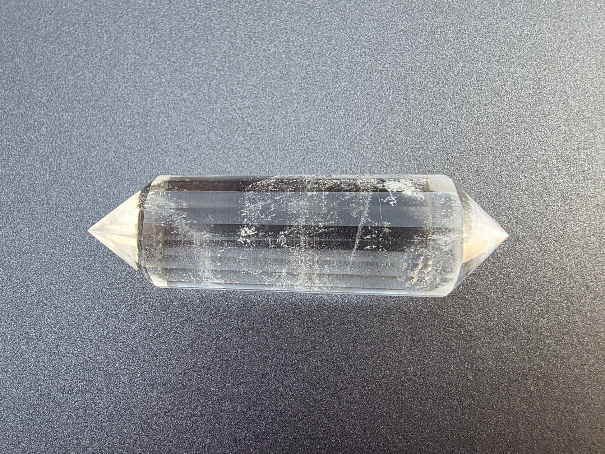 Cristal de quartz – 24 facettes - 6.6 x 1.8 cm - 36.8g Ma boutique