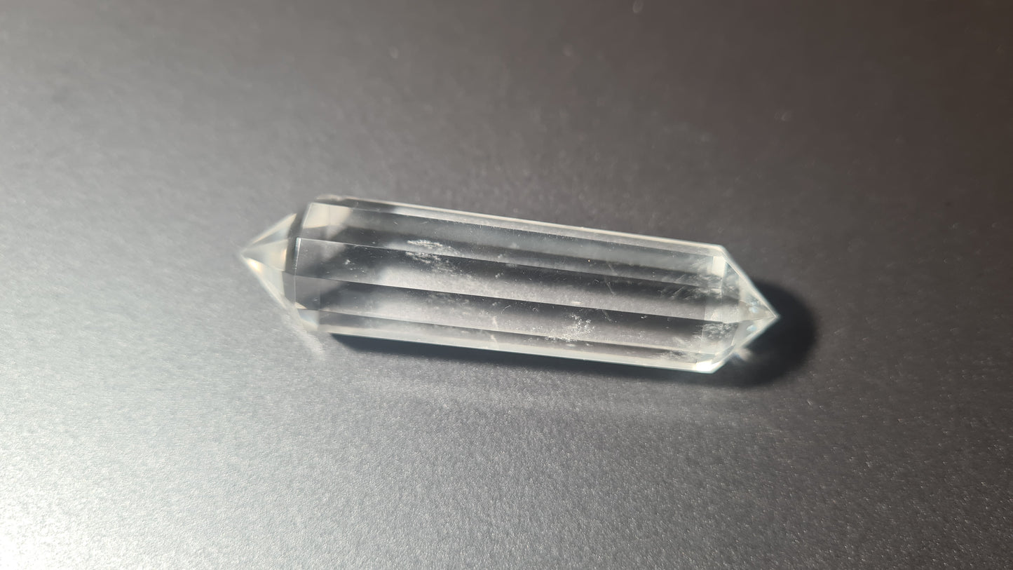Cristal de quartz - 12 faces - 6.4 x 1.6 cm - 24g