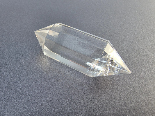 Cristal de quartz – 12 facettes - 5.5 x 2 cm - 30g Ma boutique