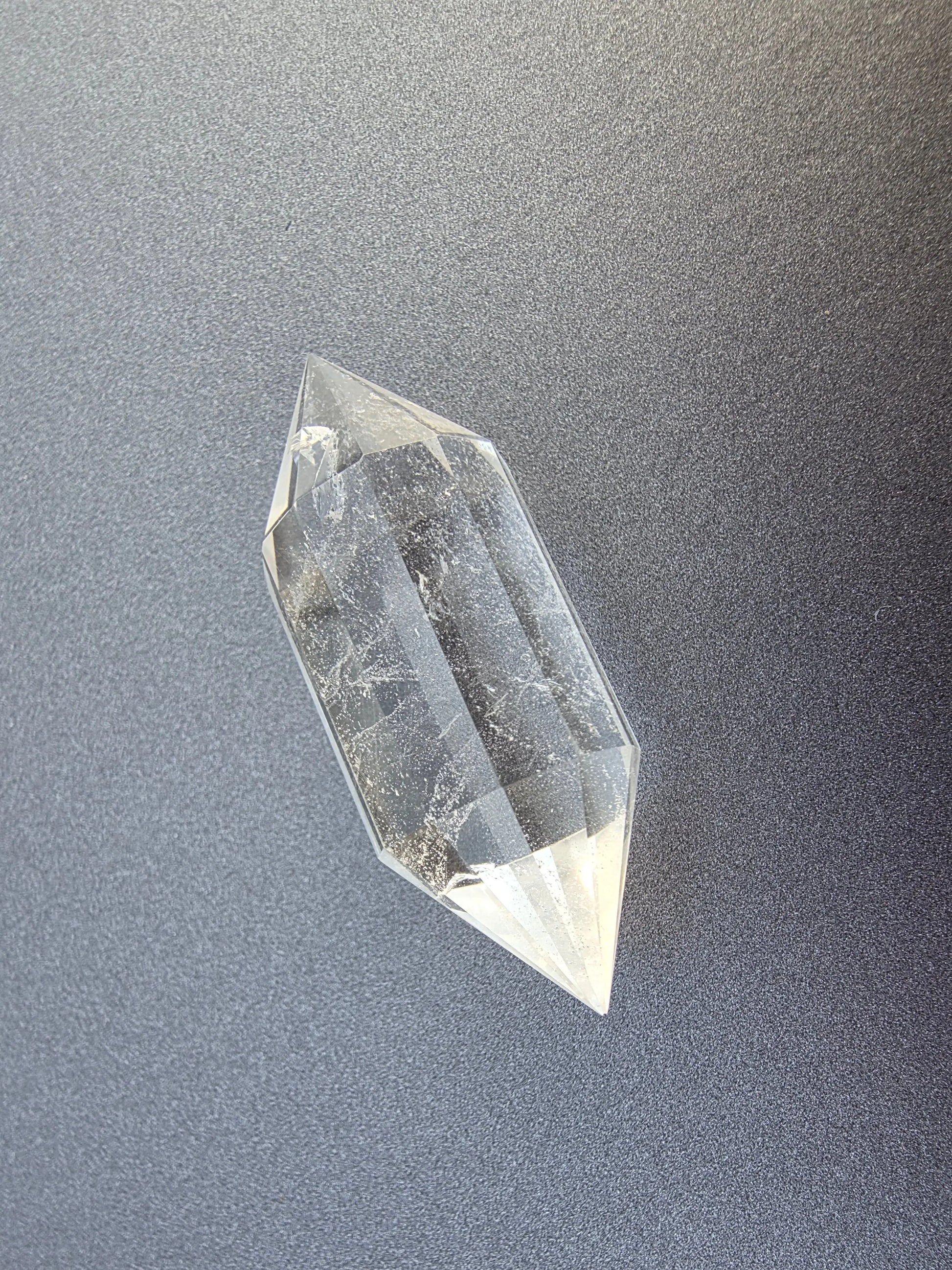 Cristal de quartz - 12 facettes - 5.5 x 2 cm - 28.5g Ma boutique