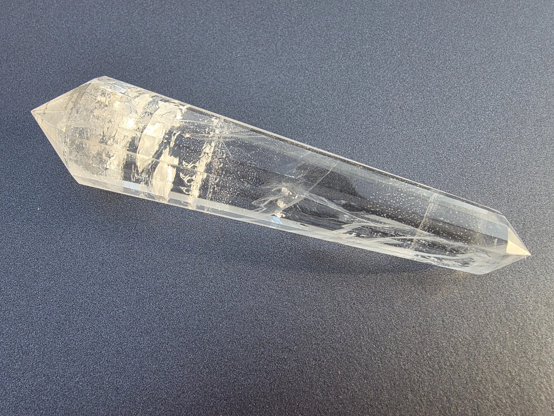 Cristal de quartz - 16 facettes - 11.3 x 2.3 cm - 77.6g Ma boutique